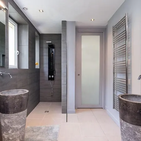 Villa La Clarte - Wonderful Refurbish With Garden And Pool